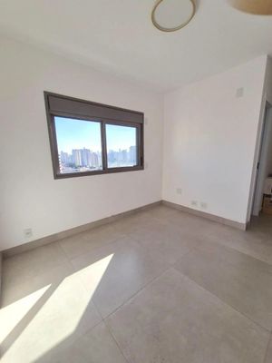 Image 21 - 870239