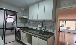 Image 6 - 870245