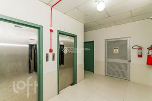 Image 4 - 870246