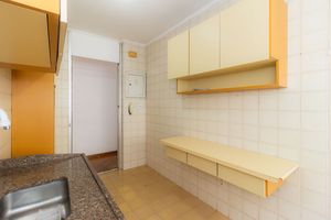 Image 21 - 870295