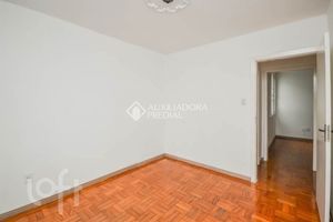 Image 17 - 870307