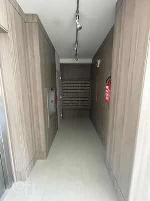 Image 17 - 870308