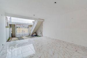 Image 6 - 870321