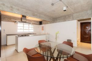Image 4 - 870323