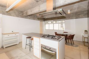 Image 3 - 870323