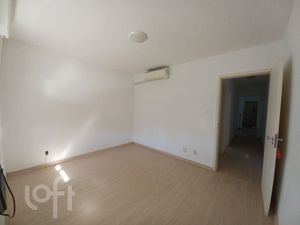 Image 8 - 870337