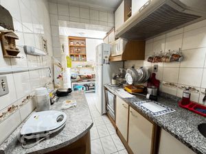 Image 4 - 870363