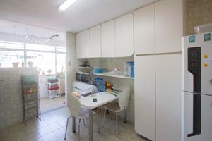Image 4 - 870380