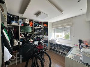 Image 9 - 870390