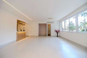 Image 6 - 870391