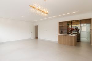 Image 4 - 870391