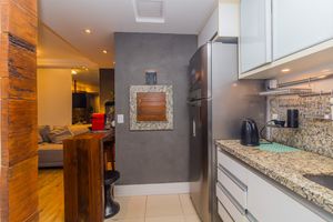 Image 22 - 870400