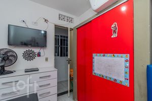 Image 18 - 870401