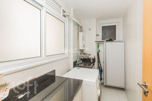 Image 13 - 870403