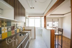 Image 3 - 870409