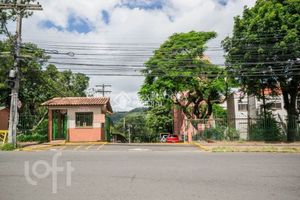 Image 8 - 870409
