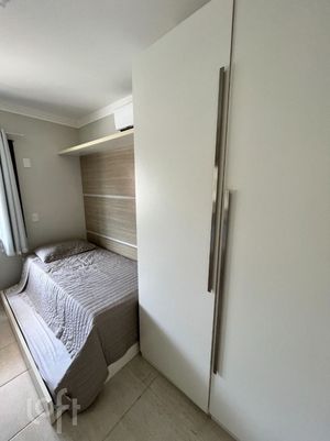 Image 13 - 870422