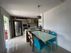 Image 8 - 870427