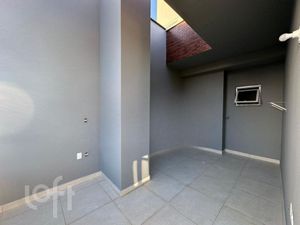 Image 33 - 870427
