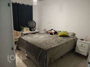 Image 1 - 870430