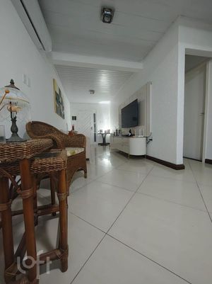 Image 7 - 870430