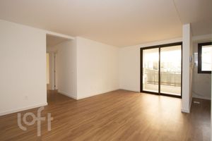 Image 8 - 870432