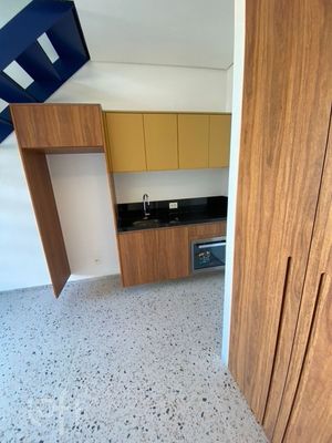 Image 11 - 870443