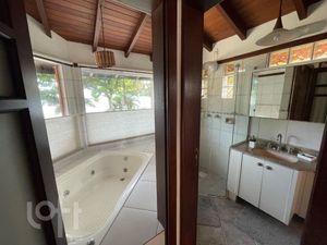 Image 19 - 870445