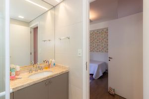 Image 18 - 870450