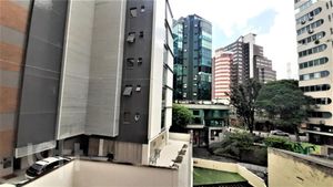 Image 25 - 870452