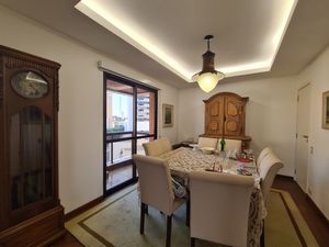 Image 11 - 870481