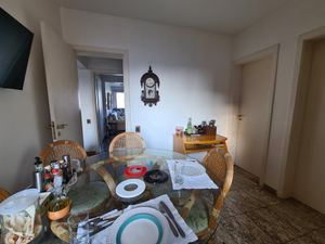 Image 24 - 870481