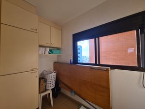 Image 35 - 870481