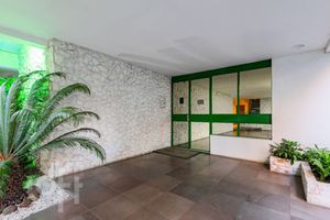 Image 18 - 870488