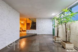 Image 16 - 870488