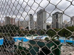 Image 2 - 870489