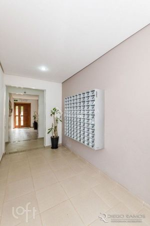 Image 19 - 870497