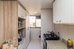 Image 13 - 870507
