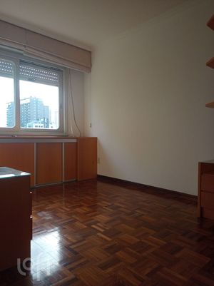 Image 24 - 870532