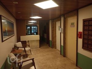 Image 4 - 870532