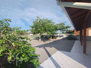 Image 11 - 870537