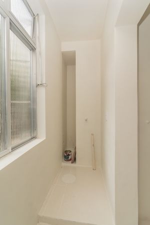Image 18 - 870546