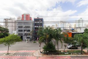Image 10 - 870547