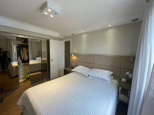 Image 19 - 870548