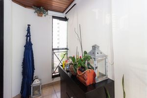 Image 4 - 870549