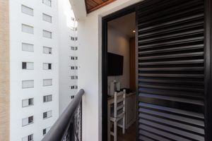 Image 19 - 870549