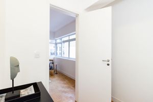 Image 30 - 870550