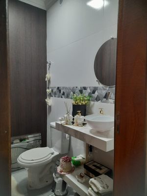 Image 11 - 870556