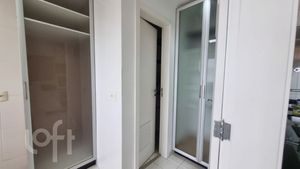 Image 19 - 870580