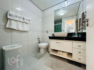 Image 9 - 870590